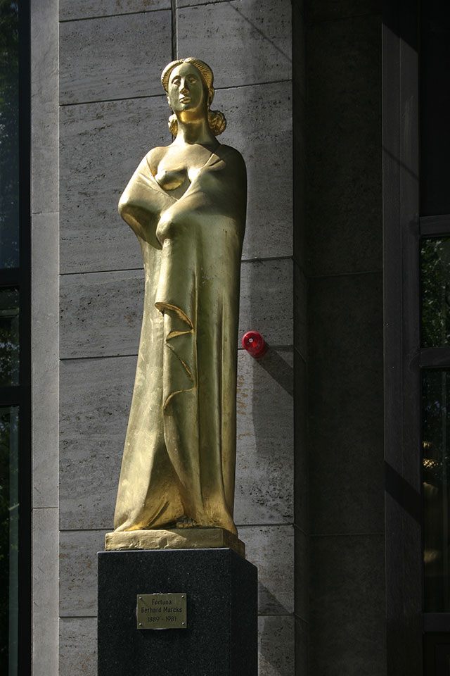 1954 • Bronze, vergoldet